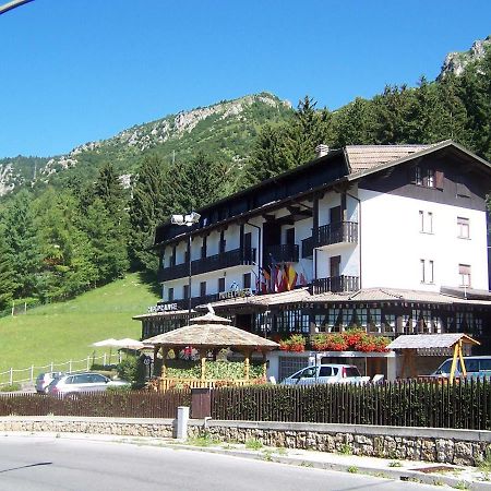 Hotel Pineta Castione della Presolana Eksteriør billede