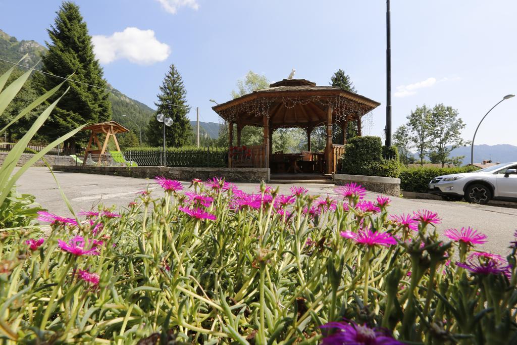 Hotel Pineta Castione della Presolana Eksteriør billede
