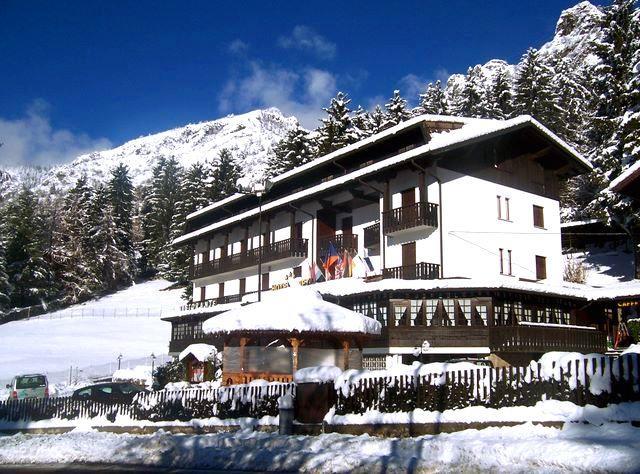 Hotel Pineta Castione della Presolana Eksteriør billede