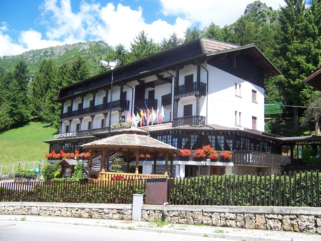 Hotel Pineta Castione della Presolana Eksteriør billede