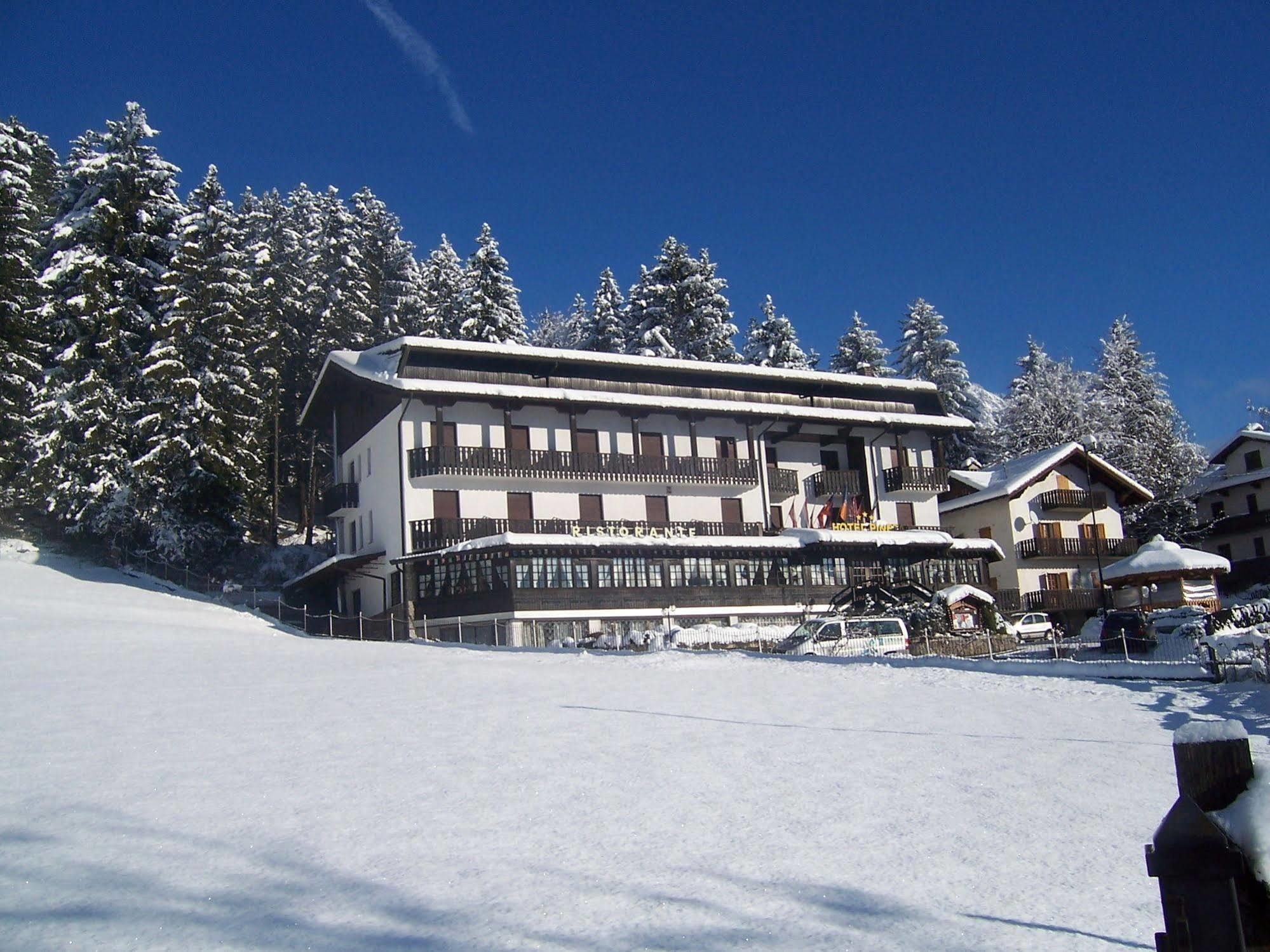 Hotel Pineta Castione della Presolana Eksteriør billede